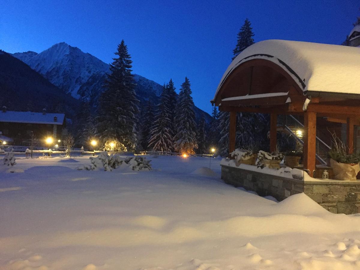 Le Rocher Hotel Champoluc Exterior foto